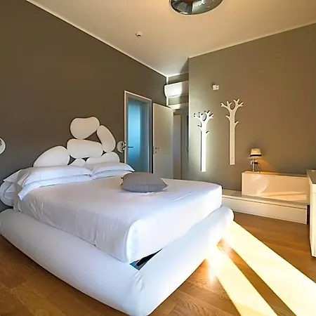 ホテル The One - Designed For Adults - Pet Lovers 4*